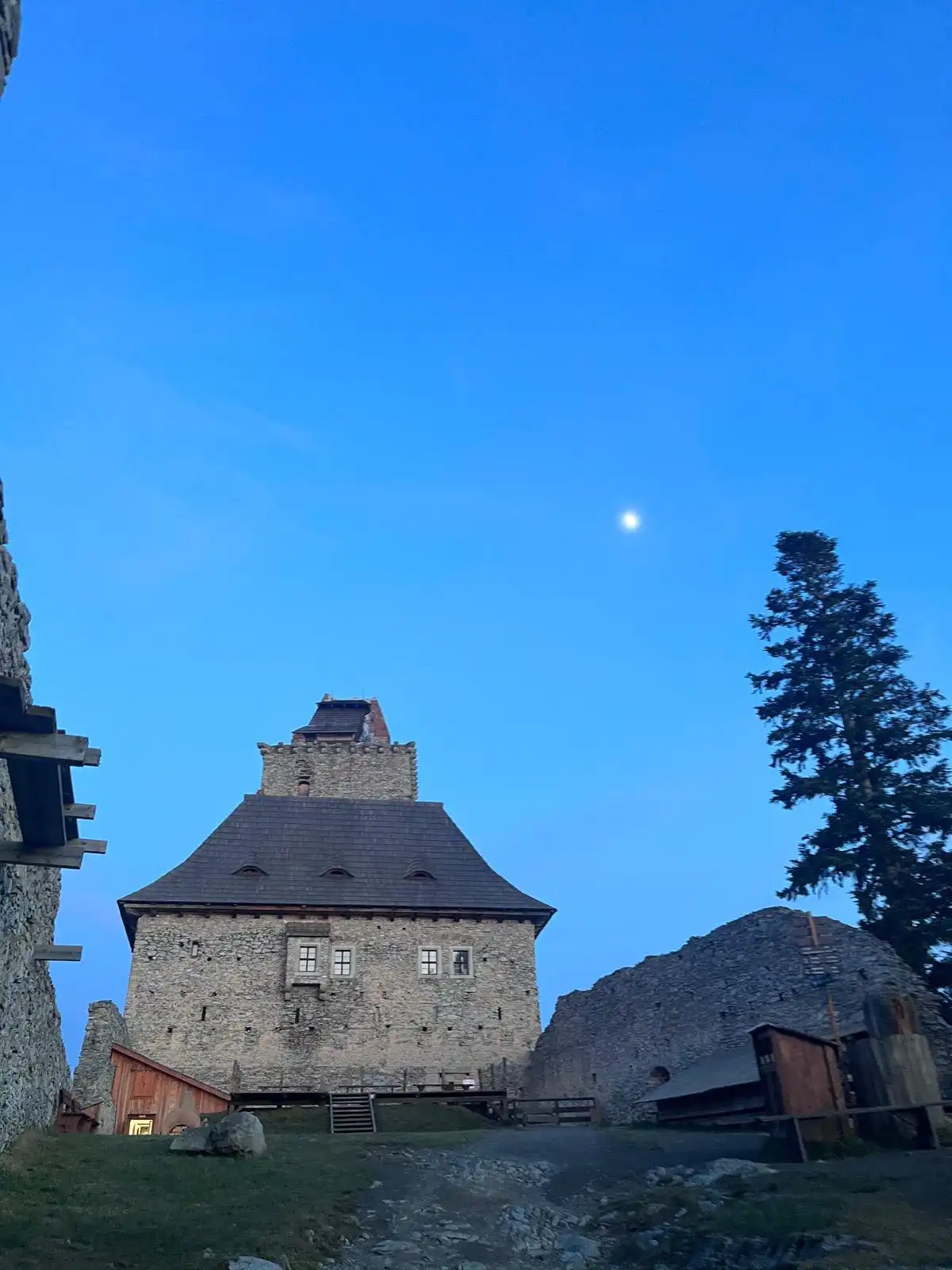 Hrad Kašperk: nejvýše položený královský hrad v Čechách